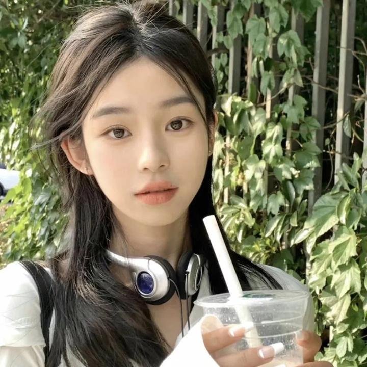 少女不毕业封面